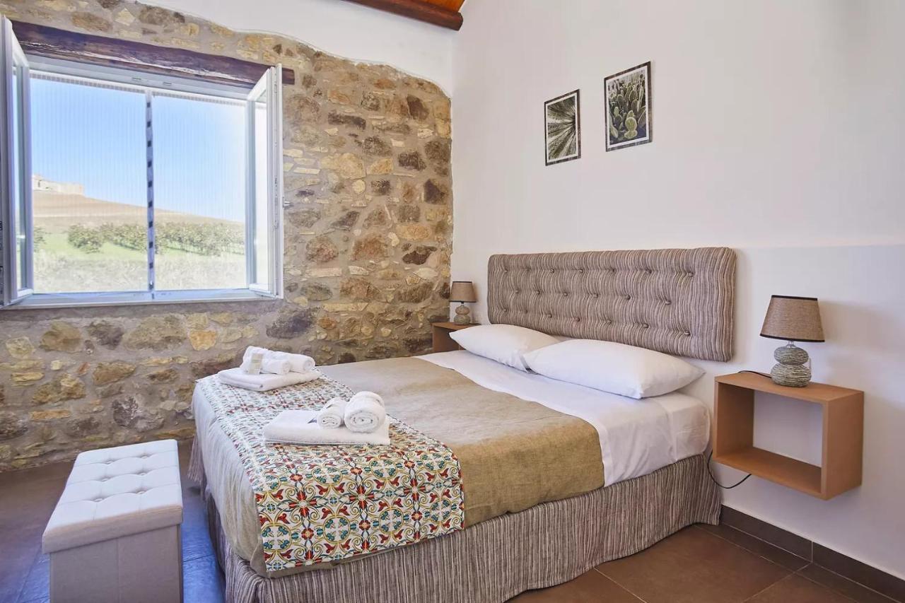 Casale Sammartano Apartments Ummari Екстериор снимка