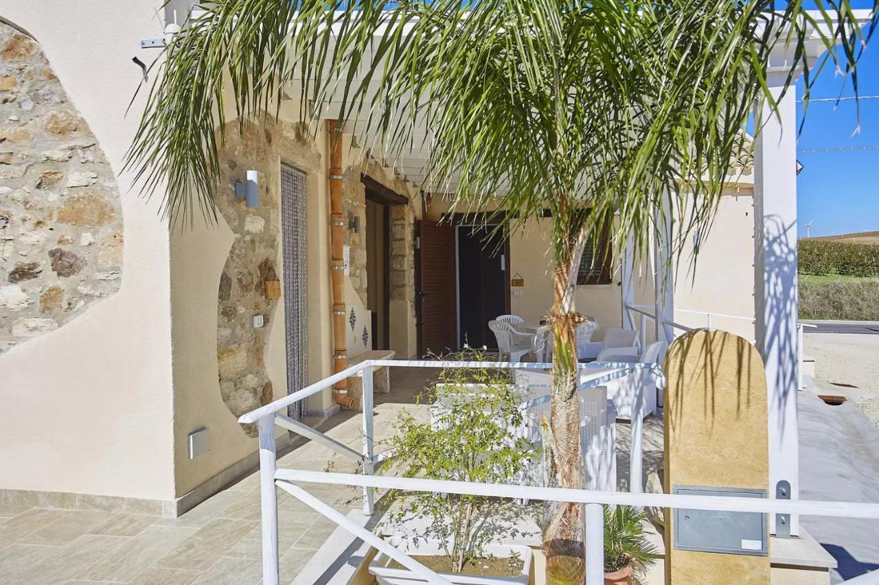 Casale Sammartano Apartments Ummari Екстериор снимка